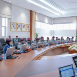 اللجنة العليا الدائمة بشرطة عجمان تبحث سبل تطوير خدمات “الركن الذكي” في مراكز الشرطة